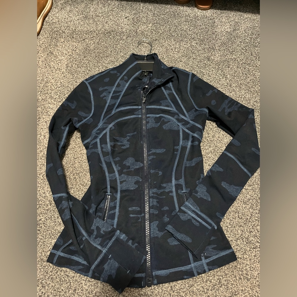 FLASH SALE lululemon define jacket size 4